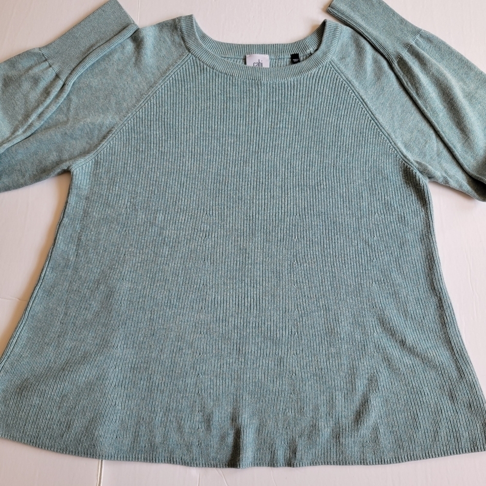 Two Sweaters Bundle. - Picture 3 of 10